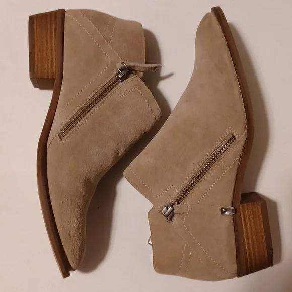 dolce vita Women's Faux Suede Ankle Booties - Picture 3 of 9